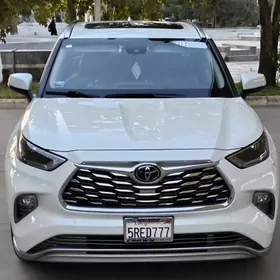 Toyota Highlander 2021