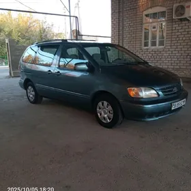 Toyota Sienna 2002