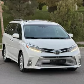 Toyota Sienna 2020