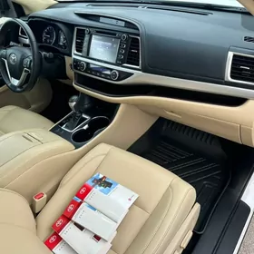 Toyota Highlander 2016