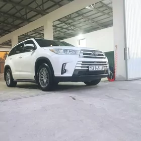 Toyota Highlander 2018