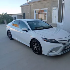 Toyota Camry 2021