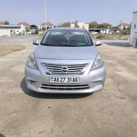Nissan Versa 2012