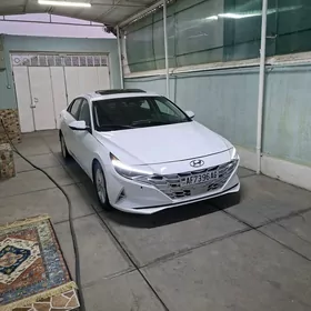 Hyundai Elantra 2021