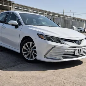 Toyota Camry 2022