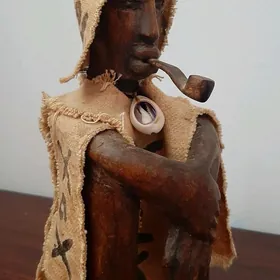 Африканская статуэтка
