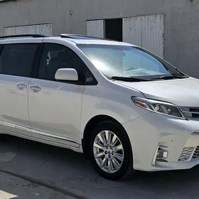 Toyota Sienna 2015