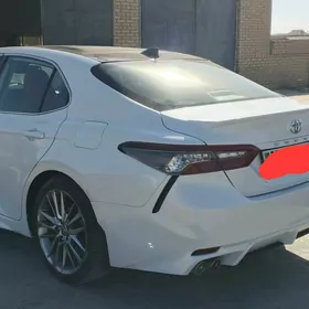 Toyota Camry 2021