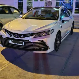 Toyota Camry 2021