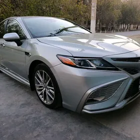 Toyota Camry 2021