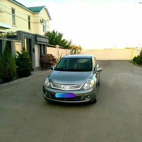 Nissan Versa 2010