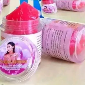 Розавоя женщина в