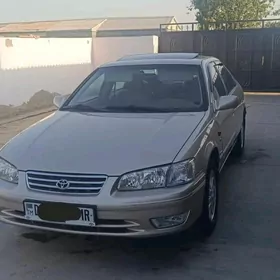 Toyota Camry 2001