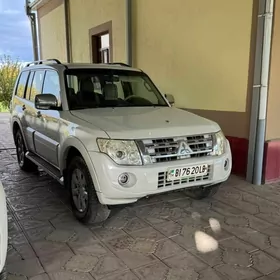 Mitsubishi Pajero 2013