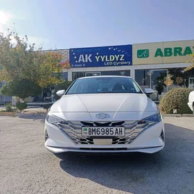 Hyundai Elantra 2023