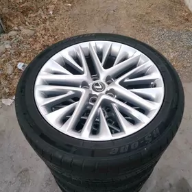 Lexus disga teker 18.