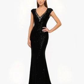 Чёрное вечернее платье