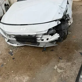 Hyundai Elantra 2025