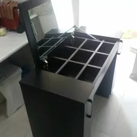 стол для макияжа