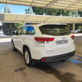 Toyota Highlander 2018