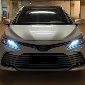 Toyota Camry 2021