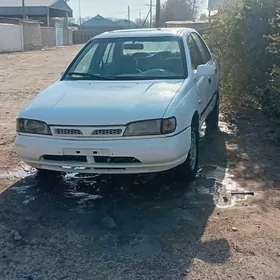 Nissan Sunny 1995