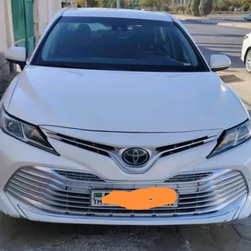 Toyota Camry 2018
