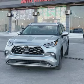 Toyota Highlander 2020