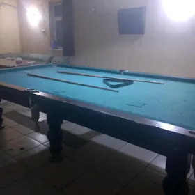 бильярдный стол