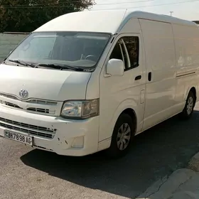 Toyota Hiace 2012