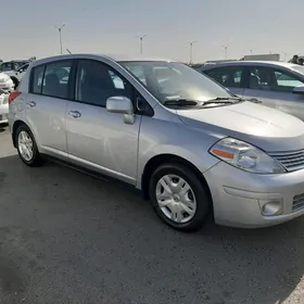 Nissan Versa 2011