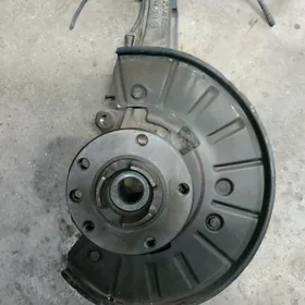 Stupitsa Touareg öňi