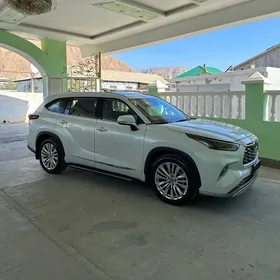 Toyota Highlander 2022