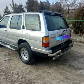 Nissan Pathfinder 1998