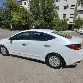 Hyundai Elantra 2020