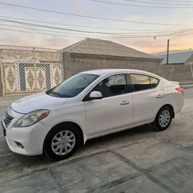 Nissan Versa 2012