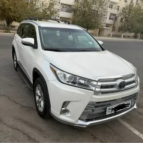 Toyota Highlander 2019