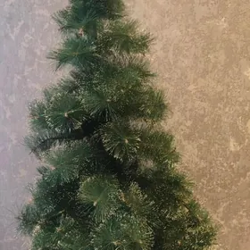 елка и игрушки