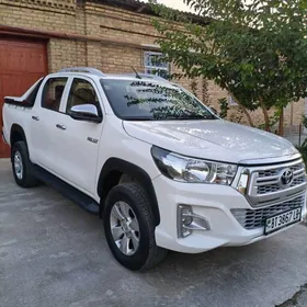 Toyota Hilux 2021