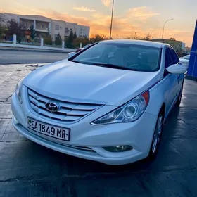 Hyundai Sonata 2011