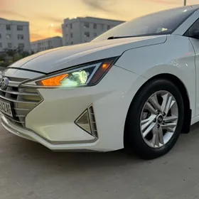 Hyundai Elantra 2020