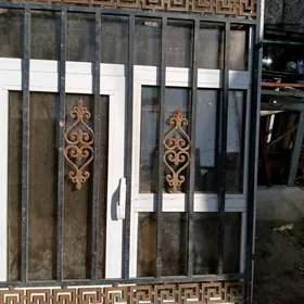 пластик.окно + решетка