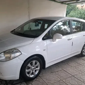 Nissan Tiida 2006