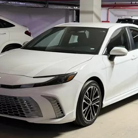 Toyota Camry 2025