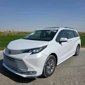 Toyota Sienna 2022
