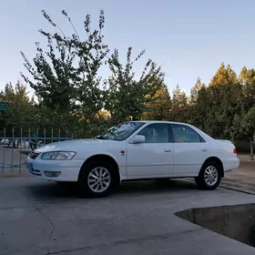 Toyota Camry 2001