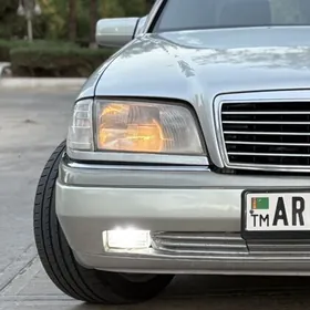 Mercedes-Benz E320 1997