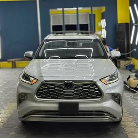 Toyota Highlander 2021