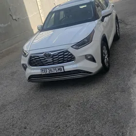 Toyota Highlander 2021