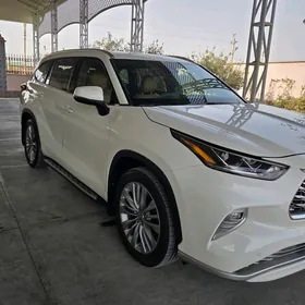 Toyota Highlander 2022